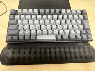 コンパクトな REALFORCE R1 キーボード